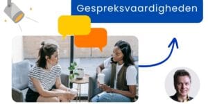 Man en vrouw in een professioneel gesprek, tips voor effectieve gesprekvaardigheid.